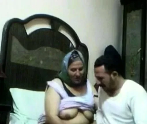 Hungry Arab Woman. Amateur