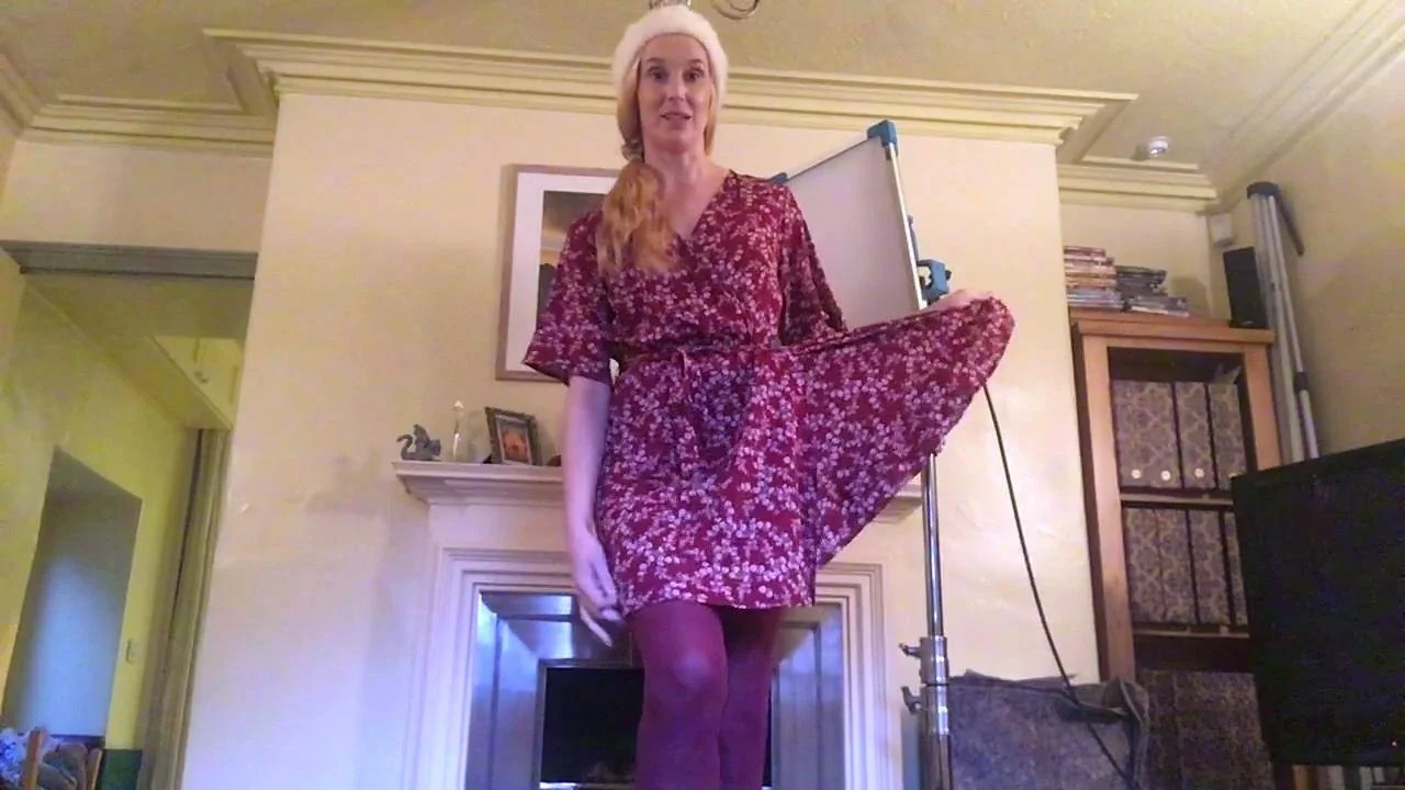 amateur blonde solo webcam