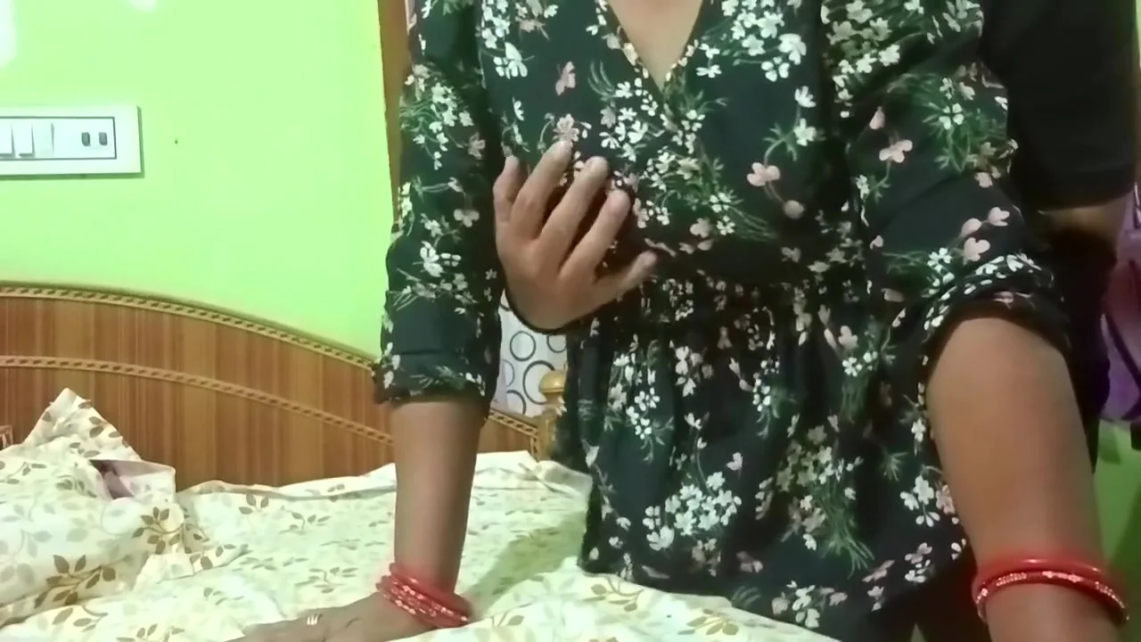 Mumbai Milf Office Friend Boob Pressing And Hardcore Fucking- Real Couple Hot - Hindi Sex