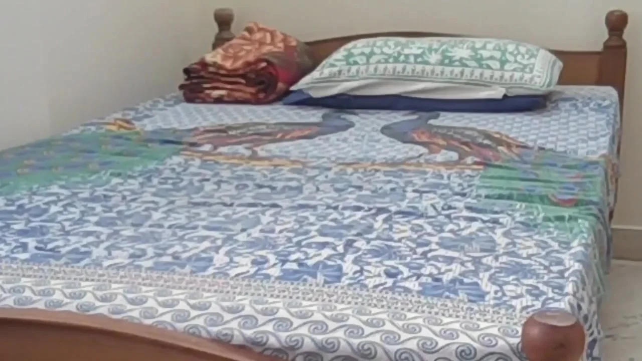 Fondling My Fat Maids Huge Round Ass With My Juicy Cock