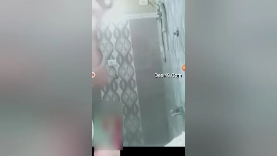 Today Exclusive- Cute Desi Girl Showing Her Boobs And Pussy 9