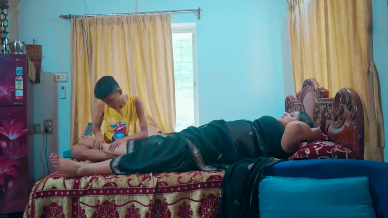 Horny House Owner Caught Her Tenant While He Was Masturbating 22 Min - Rough Sex