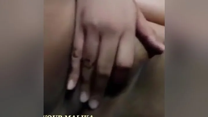 Hot Indian Girl Malika Is Now Hungry For Sex Koi Mujhe Zoro Se Chod Do 2.3