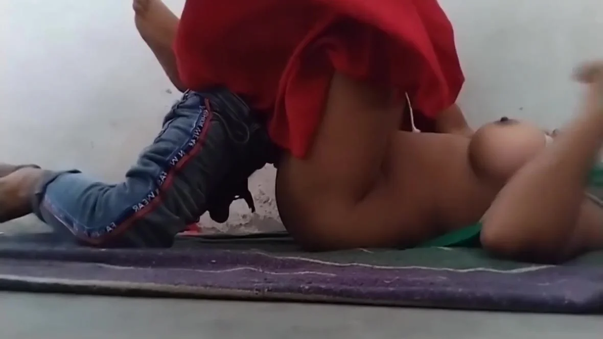 Makan Malkin Ko Usike Mkan Me Chod Diya