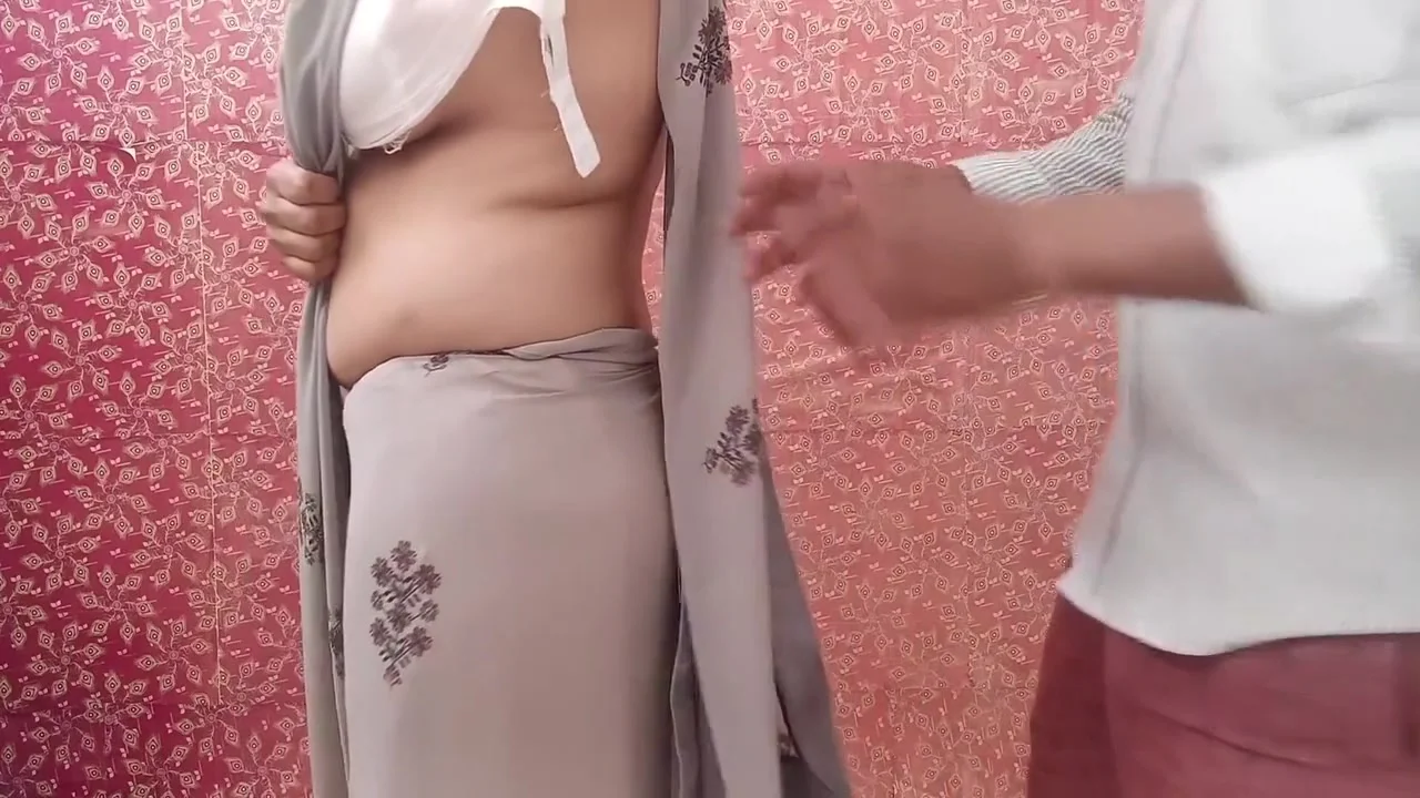 Village Hot Aunty Caught Stepnephews Big Dick While He Closing Her Bra Hook