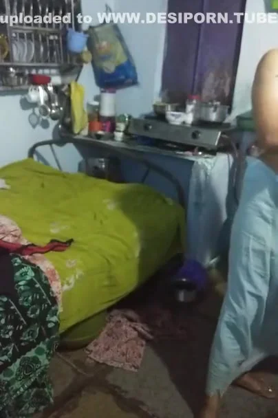 Telugu Aunty Reshma Strip Saree