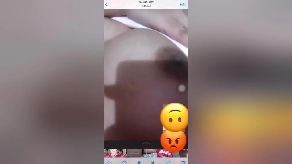 Today Exclusive- Sexy Desi Girl Shows Her Boobs And Pussy