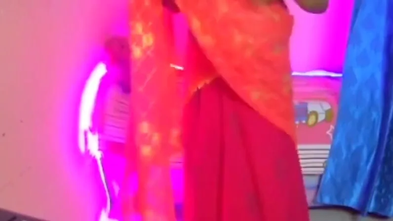 Desi Sexy Girl Presses Her Boobs And Plays Sex Solo Role In Bed