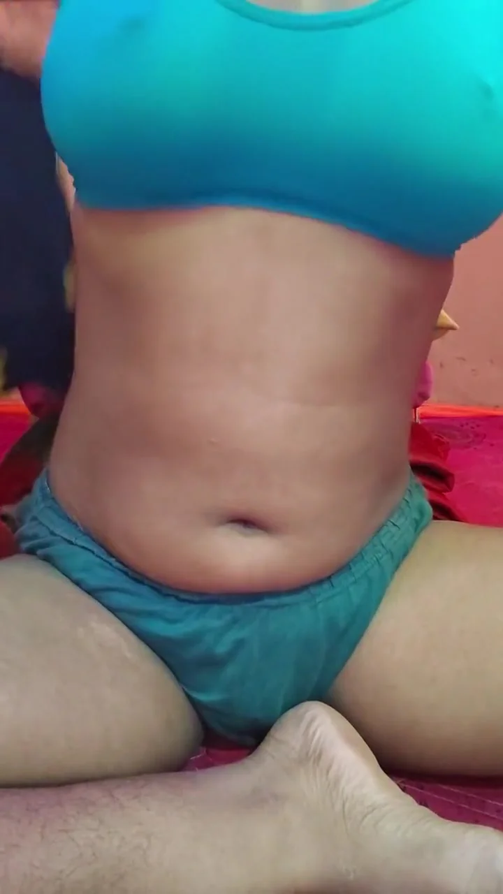 Hot Desi Bhabi Fingers Pussy