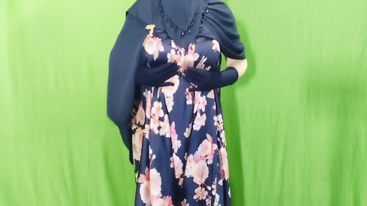 Muslim Hijabi Beautiful Housewife Fucking With Neighbor - With Clear Hindi Audio