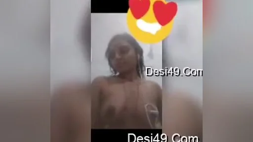 Today Exclusive- Desi Gf Showing Her Boobs And Pussy On Video Call