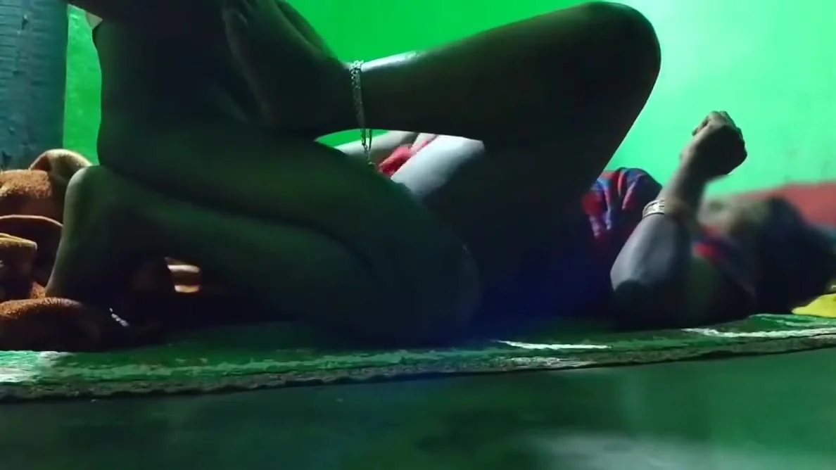 Dehati Guy Wali Mousi Ji Ko Raat Me Akela Ghar Me Choda With Hindi Sex