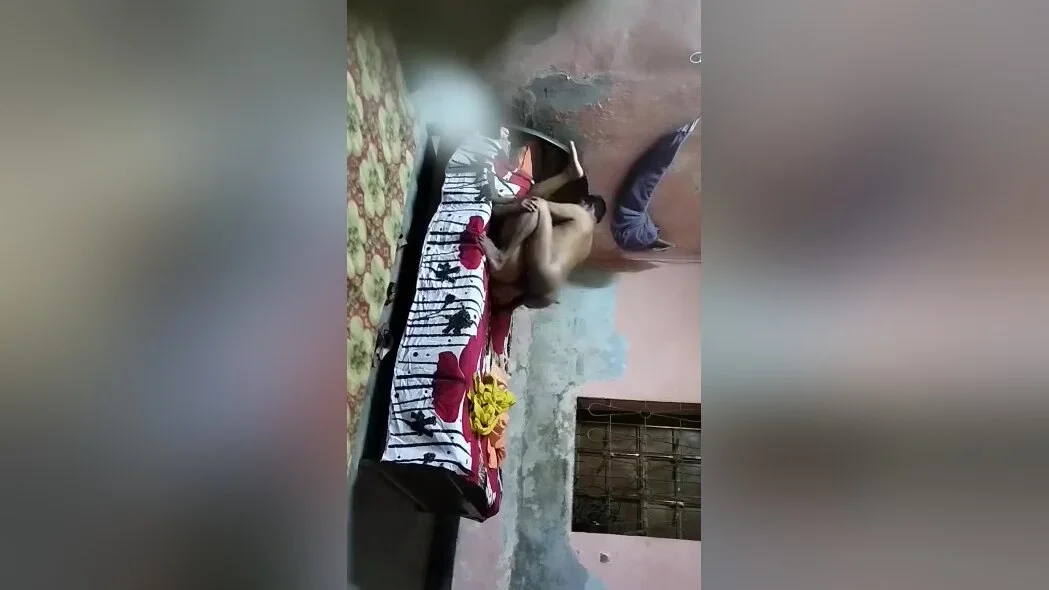 Today Exclusive -desi Cheating Wife Sex With Lover