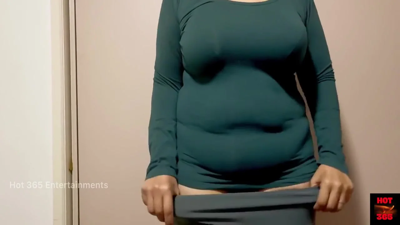 Wearing My Favourite Bra And Panty - Juicy Navel And Cleavage Show