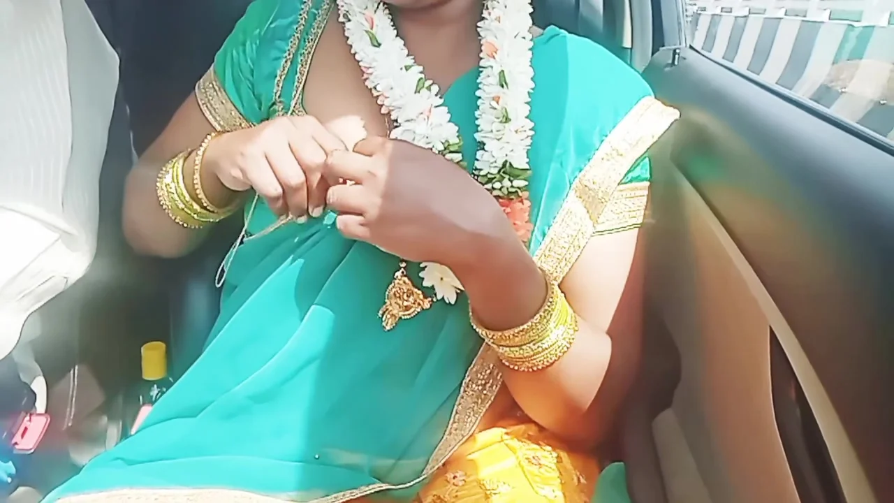 Telugu Dirty Talks Car Sex, Telugu Saree Aunty Romantic Sex With Stranger Part 1