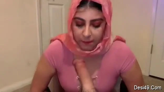 Sexy Arab Girl Blowjob