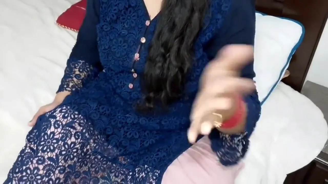 Stepsister-in-law Like Shopping But Her Husband Does Not Let Her Go Shopping (queenbeautyqb)