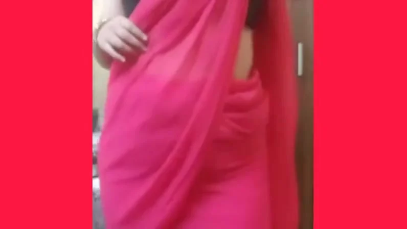 Indian Aunty Teasing In Pink Saree With Huge Ass