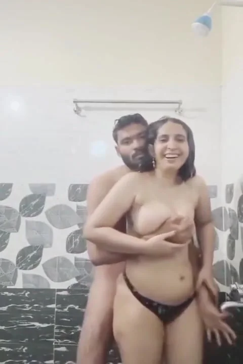 I My Friends Wife In In The Bathroom