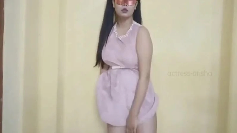 Sexy Desi Girl Showing Her Pussy