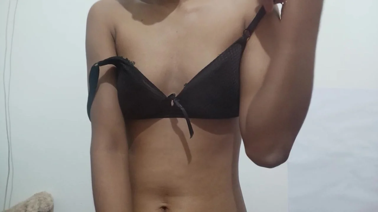 Indian College Girl Showing Boobs