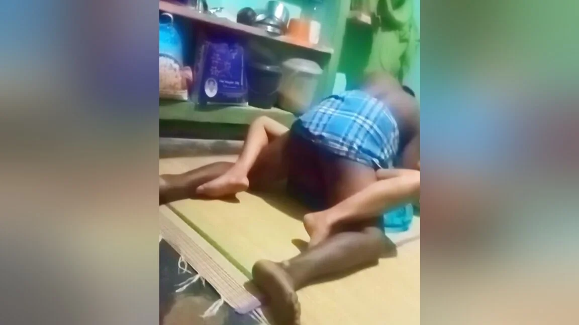 Desi Priyanka Village Aunty