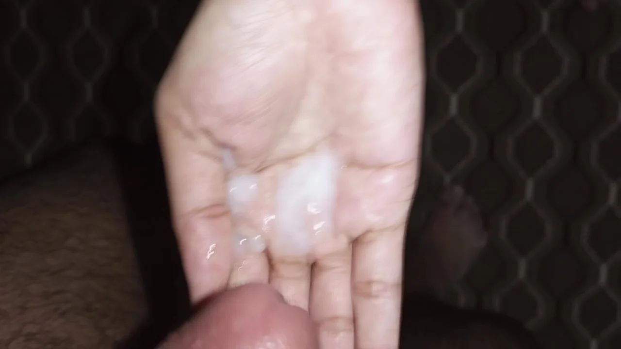 Instae - Missionary Fuck And Cum In Hand