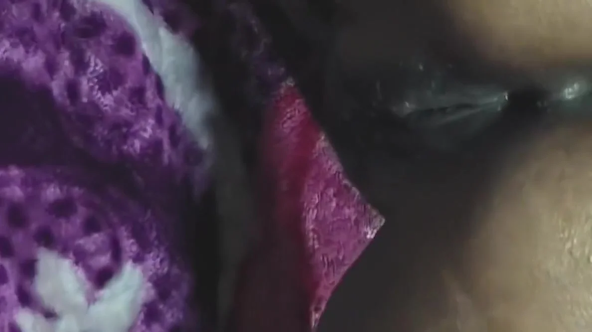 Pahli Bar Gand Mein Dala