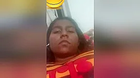 Today Exclusive- Sexy Lankan Girl Showing Her Boobs And Pussy On Video Call 3