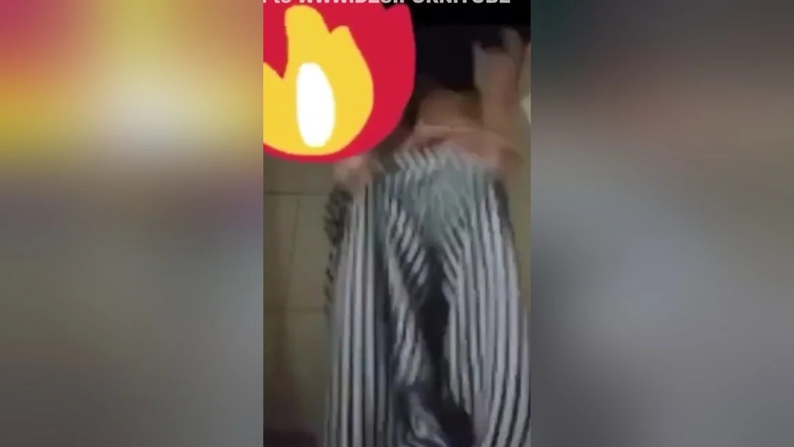 Cute Hijabi Girl Shows Her Pussy On Video Call