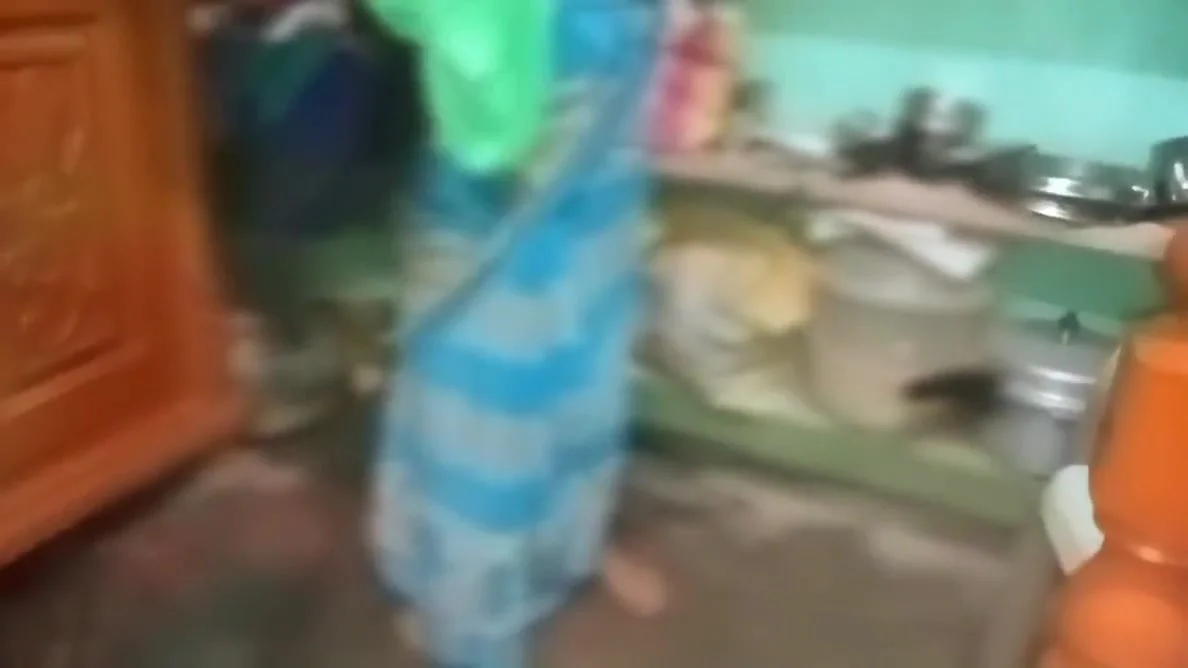 Desi Aunty Sary Changing In Home