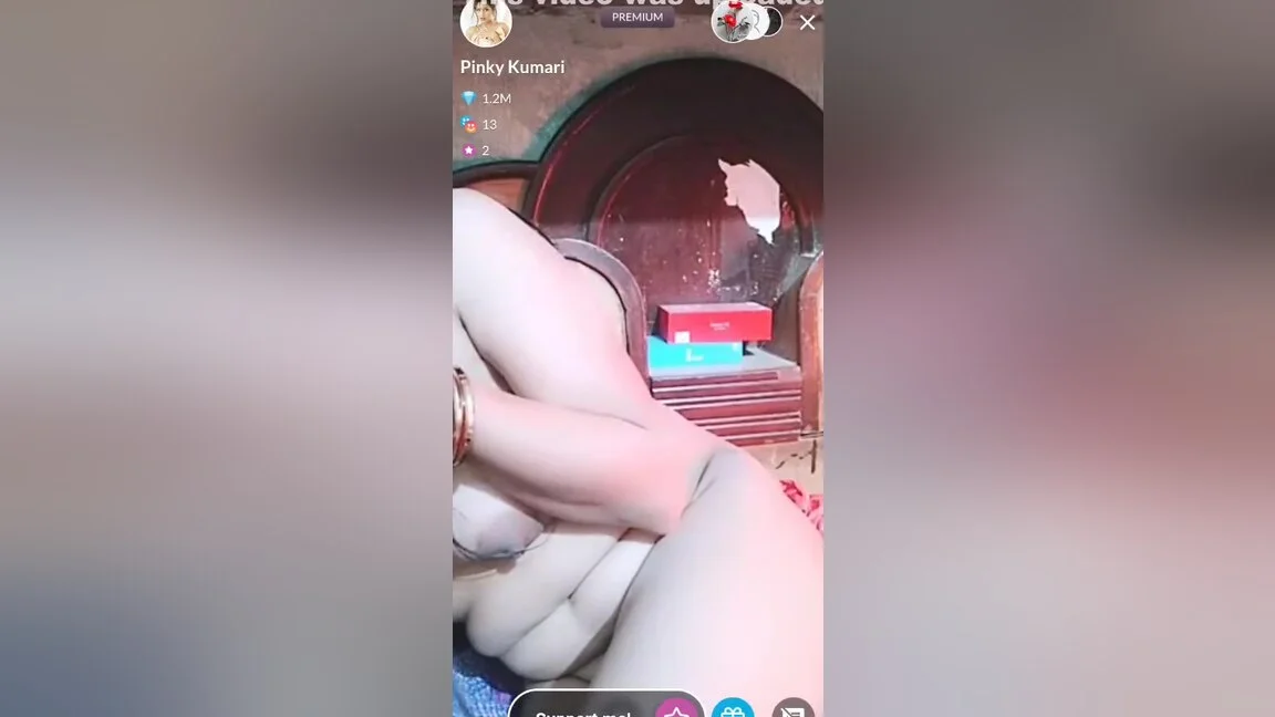 Today Exclusive- Hot Desi Bhabhi Pinky Kumari Tango Show