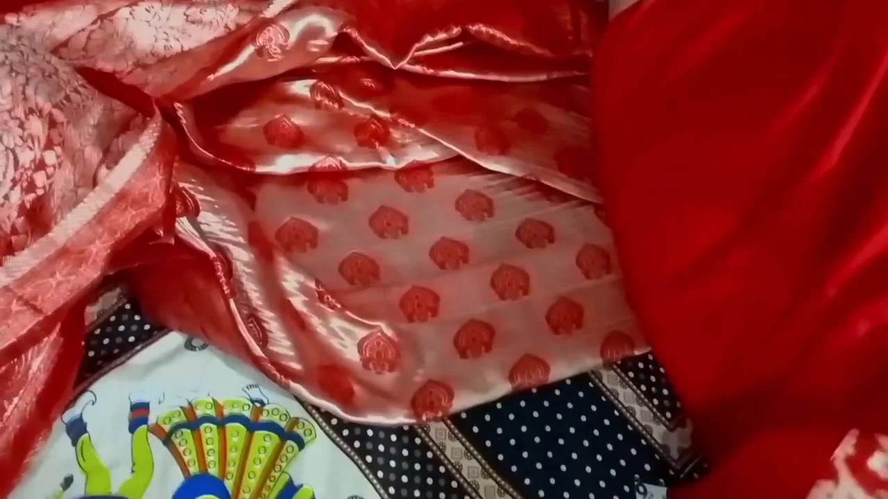 Deshi Bhabhi Awesome Wearing Saree Enjoy Sex