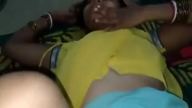 Desi Bhabhi Fucked In Yellow Saree