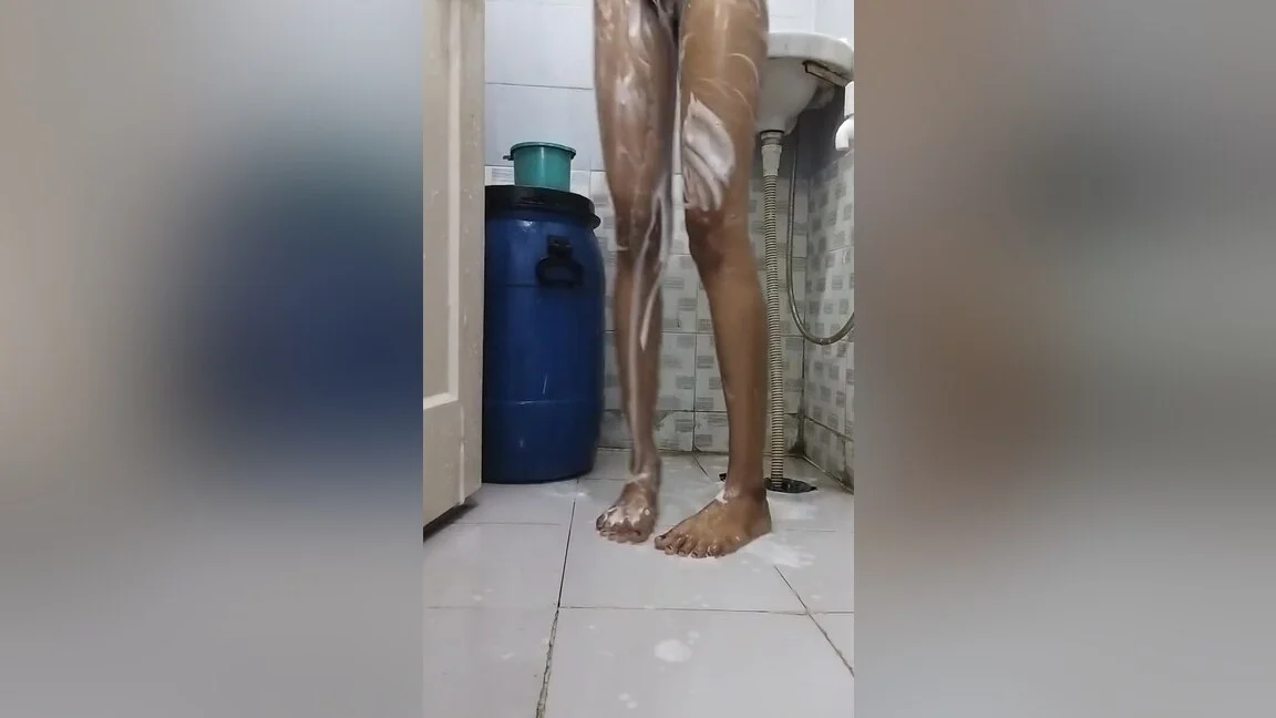 Bhabhi Taking A Shower