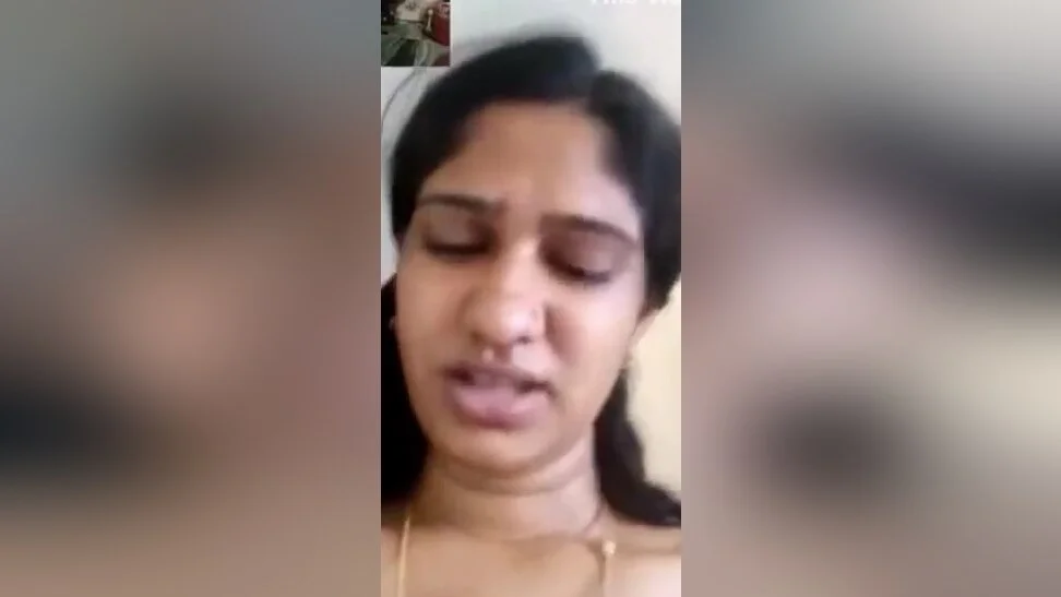 Sexy Telugu Bhabhi Showing Her Boobs And Pussy
