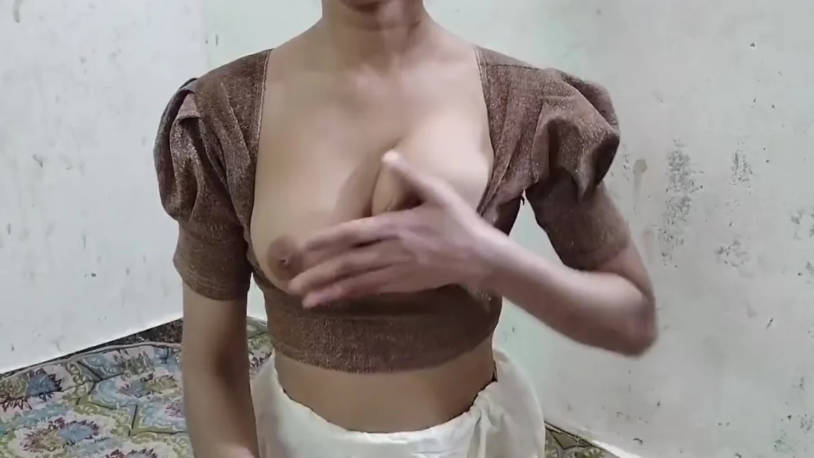 Chachi Ka Bra Khol Kar Haath Daal Ke Jabar Dast Chudai Kari