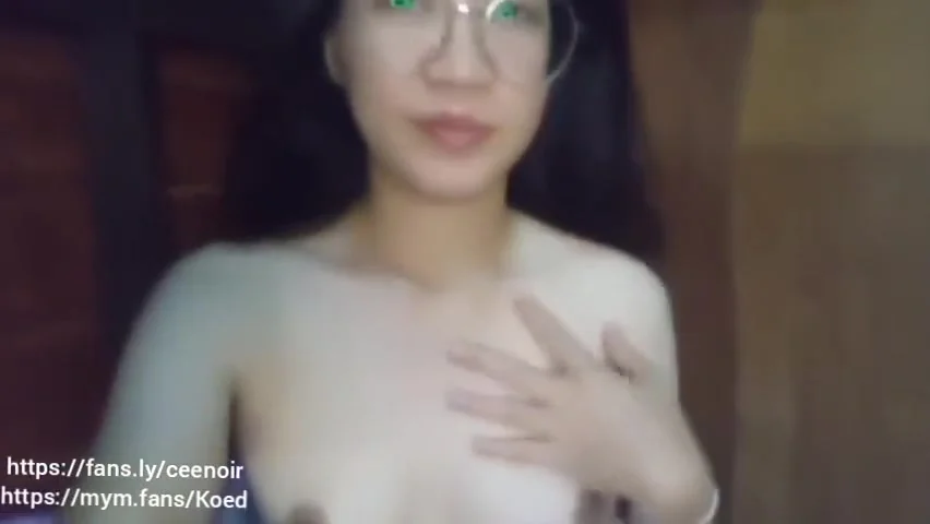 Cute Asian Girl Hairy Pussy