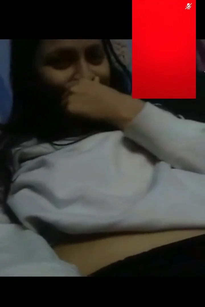 Today Exclusive- Cute Desi Girl Shows Her Boobs 2