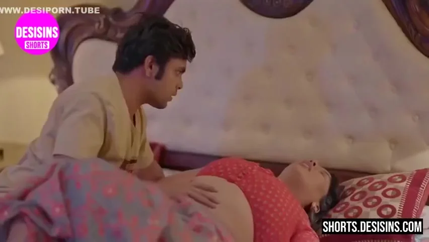 Prajakta Jahagirdar Mami Ke Saath Ek Raat In Karonaa With Poonam Pandey, Sapna Sappu And Priya Ray