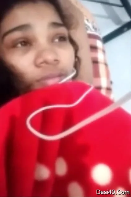 Today Exclusive- Cute Lankan Girl Showing Her Boobs 1