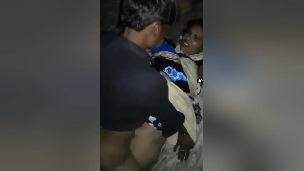 Today Exclusive- Village Randi Bhabhi Fucked By Young Guys