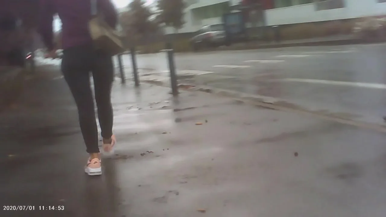 Exhib girl cum public