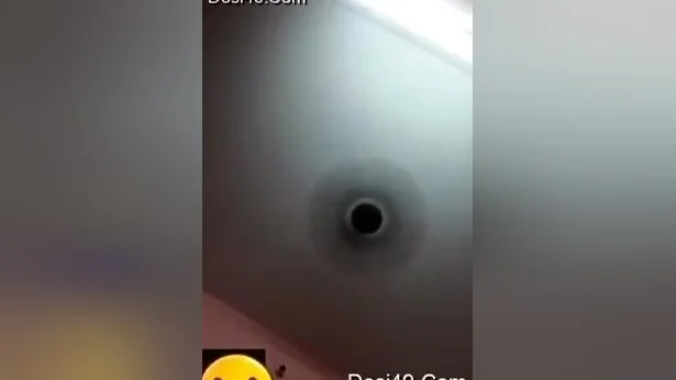 Today Exclusive-tamil Bhabhi Showing Boobs On Video Call