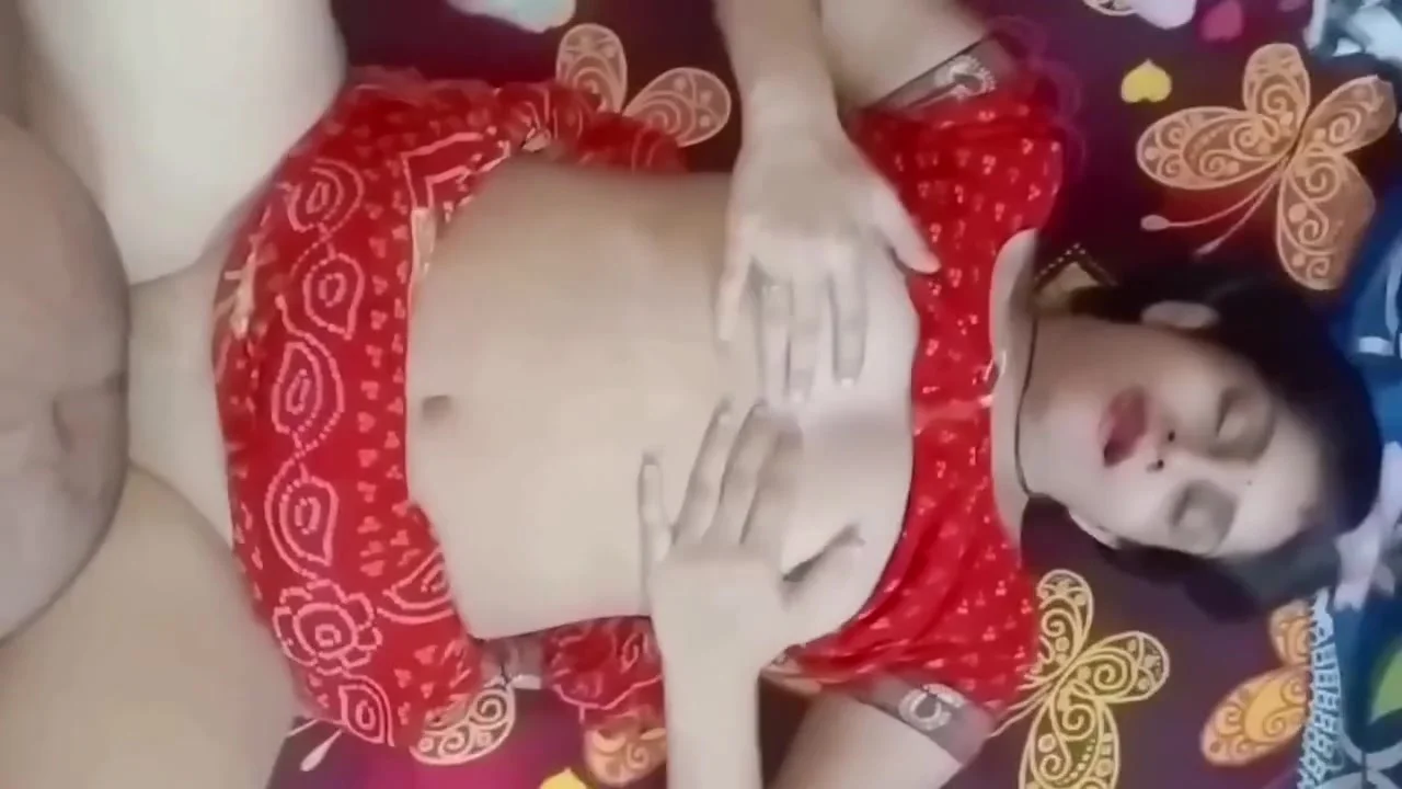 Indian Newly Married Girl Got Her Stepbrother-in-law To Insert His Penis In Her Pink Pussy, Janvi Bhabhi Sex Video In Hindi