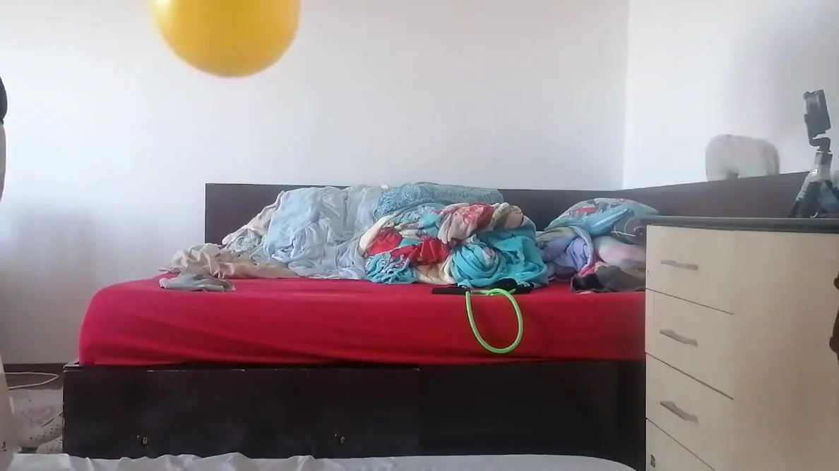 Sexy Hairy Brunette, Big, Big Ass. Hairy By A Sexy Woman Dancing With Sexy Dancing