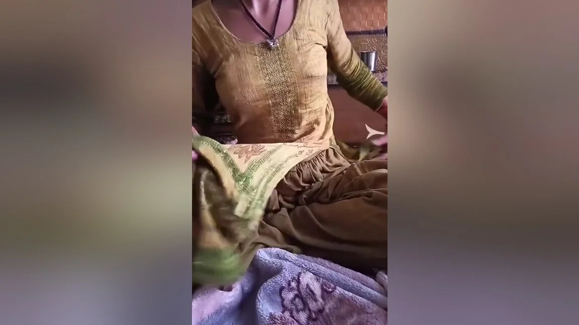 Desi Indian Showing Her Pink Boobs, Nipples And Pink Pussy For The First Time