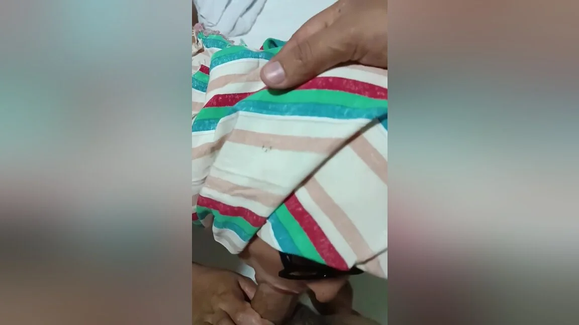 زوجة مغربية بدون حجاب تنتهي باسلوب هزلي بموخرتها الضخمة - Moroccan Wife Without Hijab Ends Up Doggy