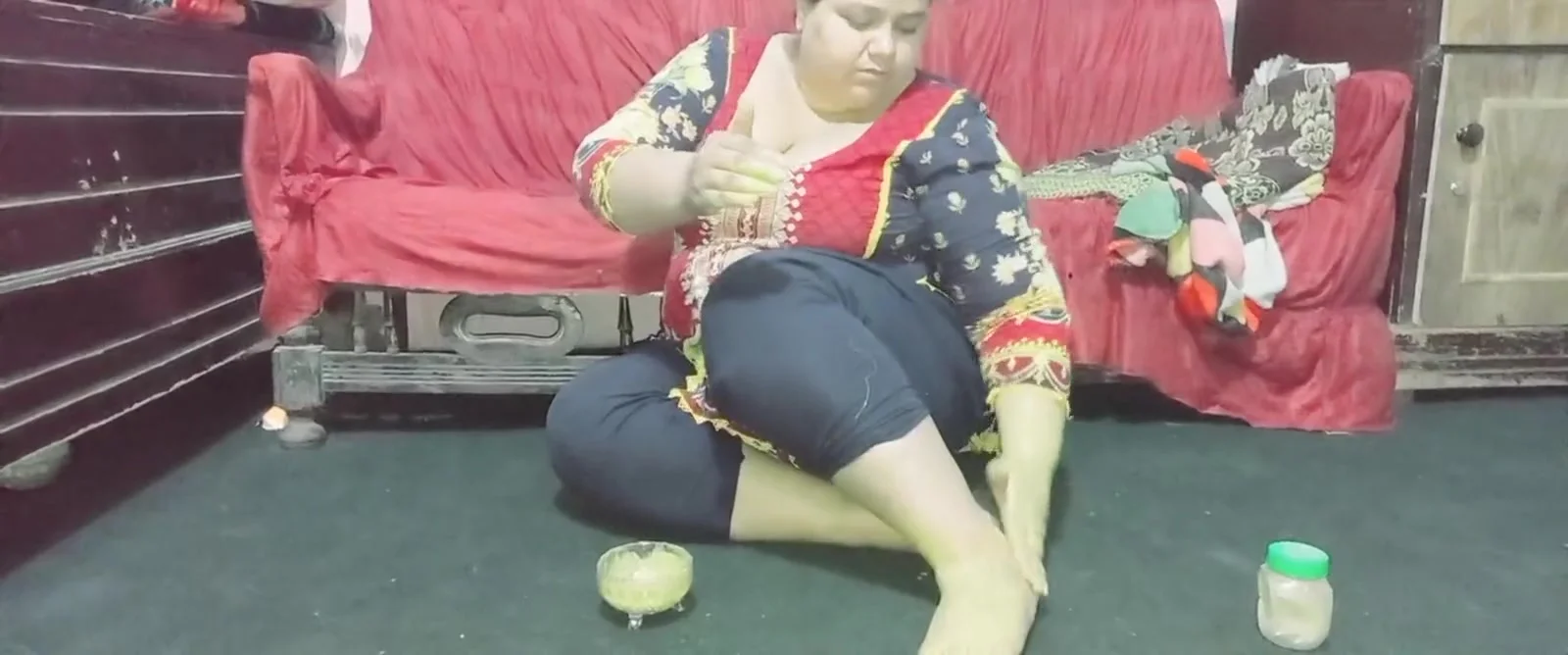 Pakistani House Wife Clean Phudi