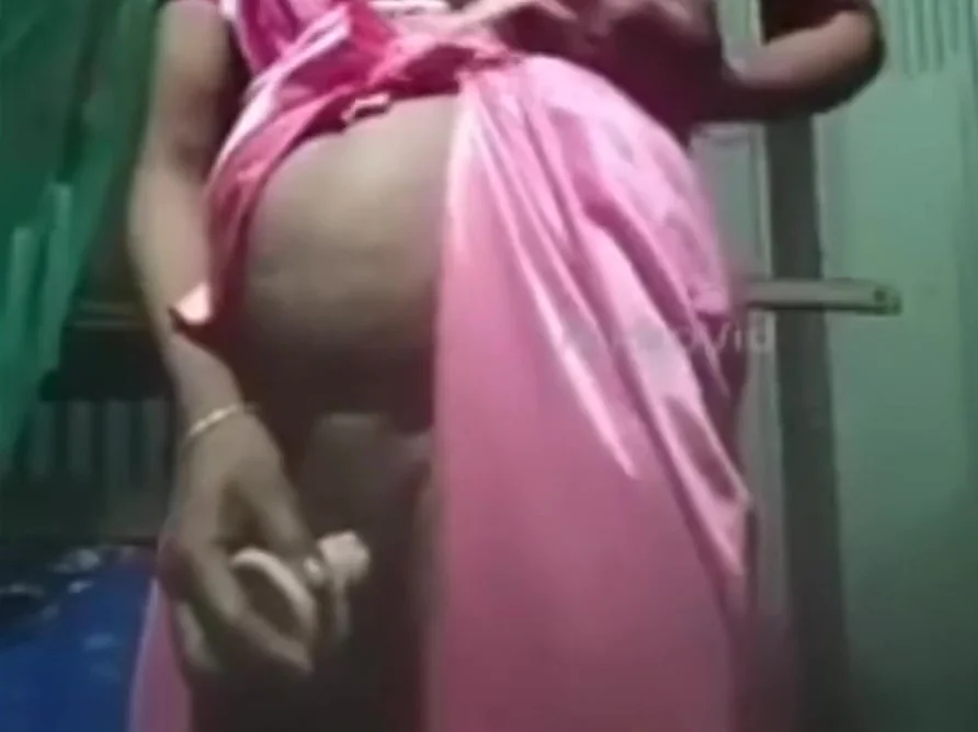 Desi Bhabhi Uradhura Fucks Video